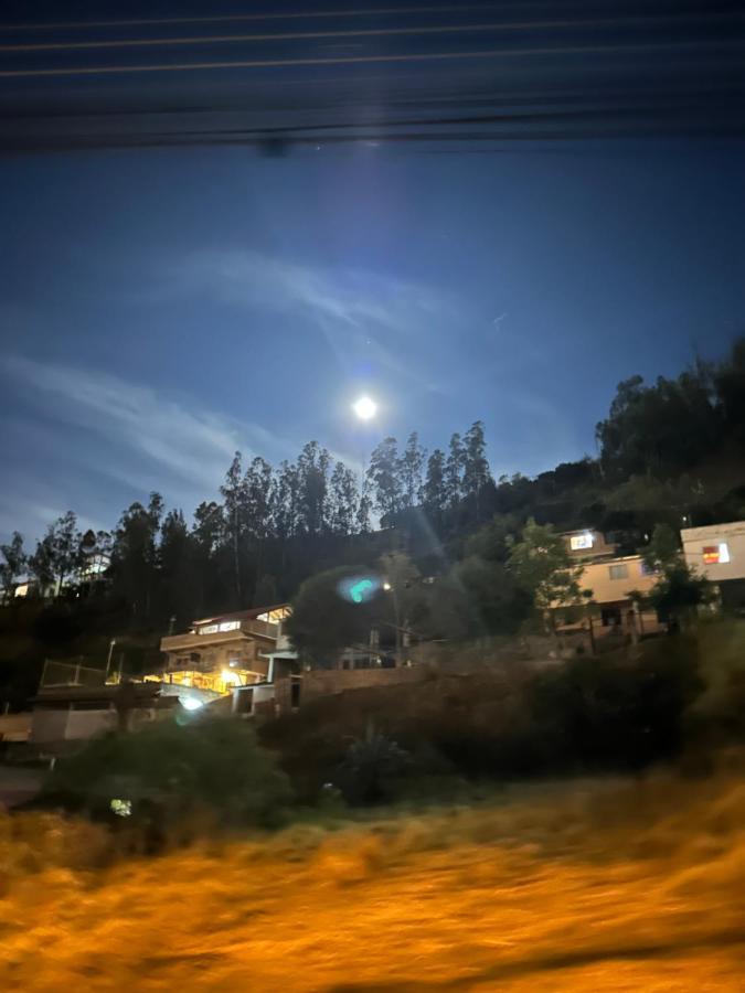 לינה וארוחת בוקר קיטו Campus Residencias מראה חיצוני תמונה
